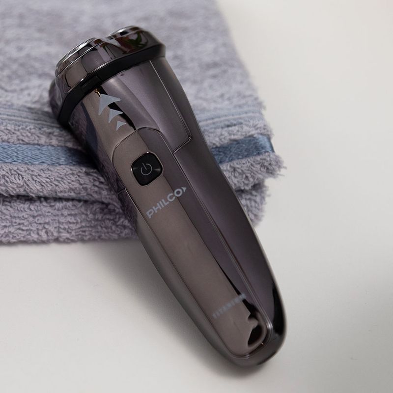 Philco Titanium Maquina Afeitadora en FarmaPlus - FarmaPlus